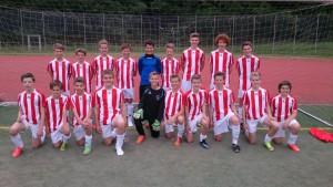 Zwei Podiumsplätze beim DFB-Vergleichsturnier 1 Die erfolgreichen Mannschaften des St.-Ursula-Gymnasiums beim Vergleichsturnier der DFB-Stützpunktschulen in Lüdenscheid.
