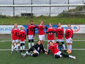 Fußballerinnen erzielen tollen 2. Platz 1 Maedchen Fussball 2025 Zweite Kopie